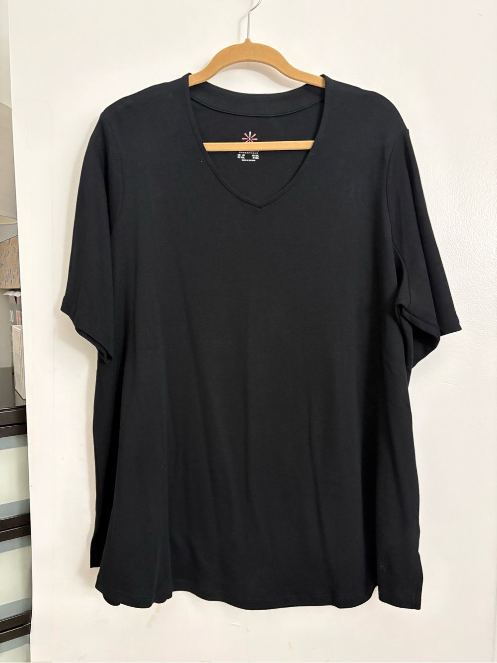 Isaac Mizrahi V Neck Elbow Sleeve